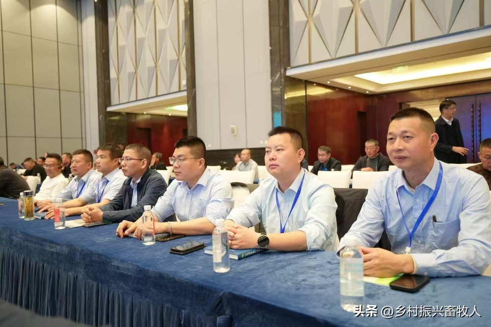 a026d7149d5a45d1b74373a1b5d161ff~tplv-tt-origin-web_gif